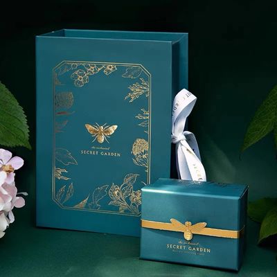 Green Art Paper Book Cardboard Boxes With Ribbon Magnetic Perfume Gift Packaging